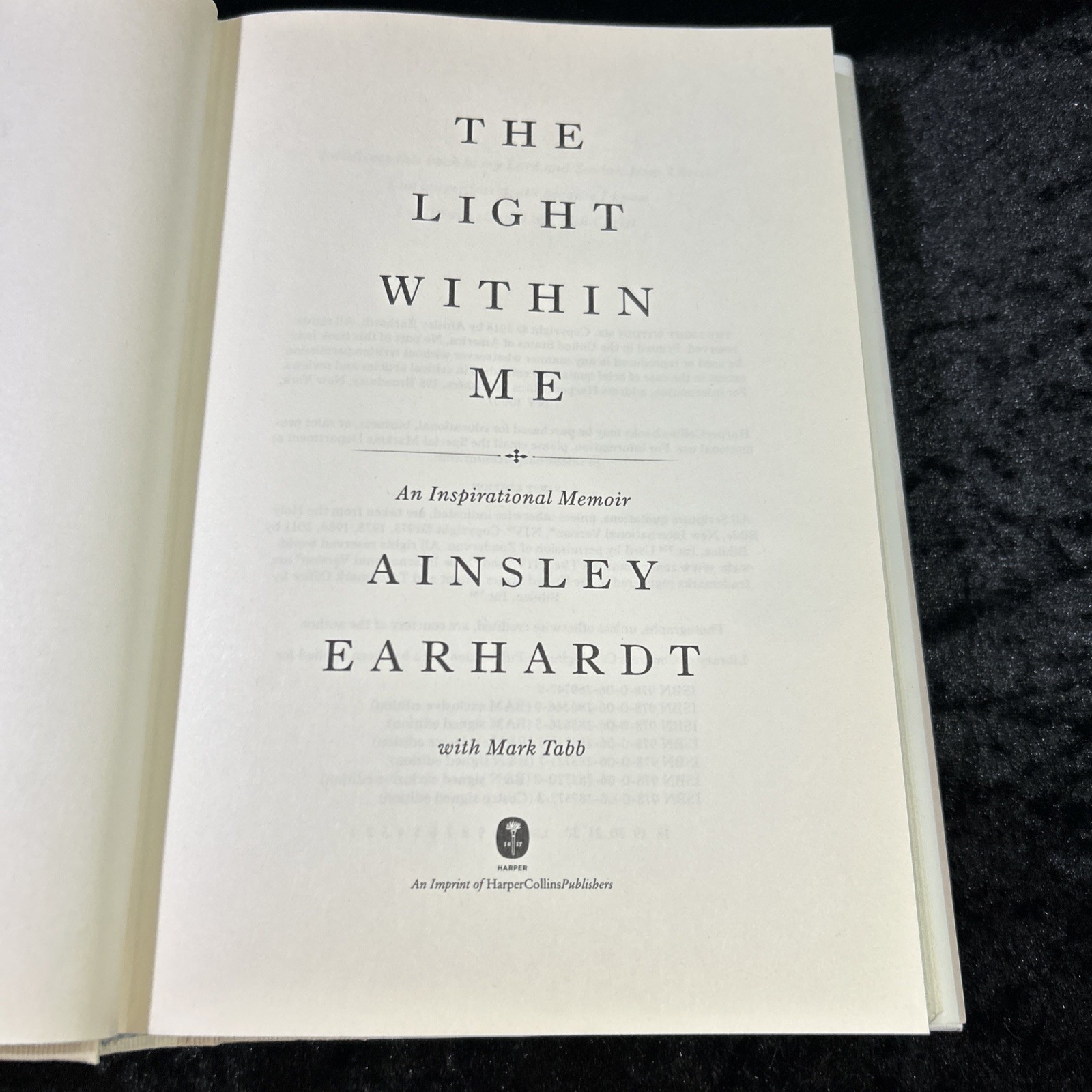 The Light Within Me – Ainsley Earhardt – 2018 hc dj illustrated