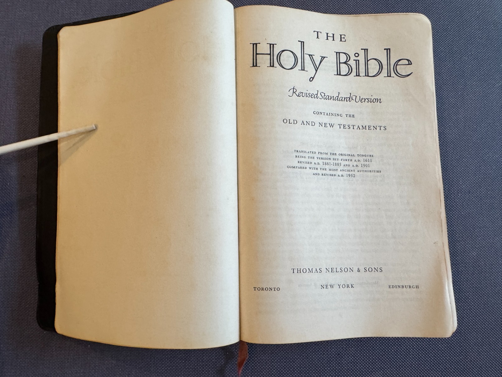 Holy Bible Red Letter Ed. Revised Standard Version Black Leather Nelson 1952