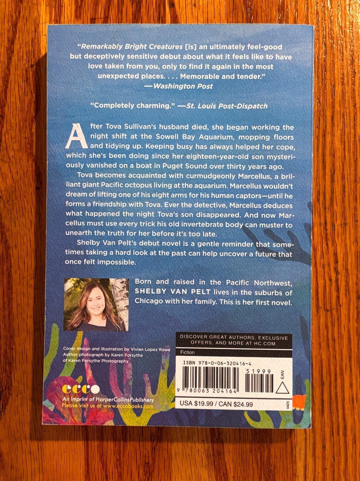 REMARKABLY BRIGHT CREATURES Trade Paperback with sprayed edges Shelby Van Pelt