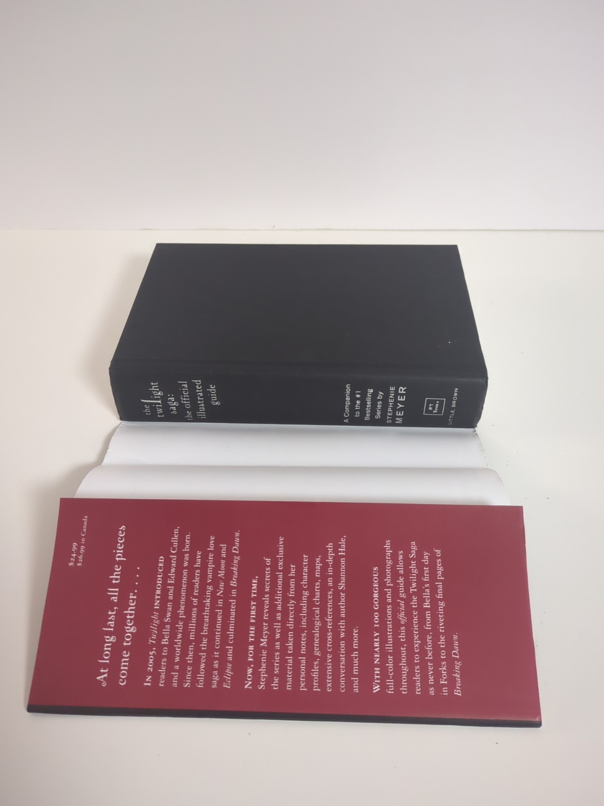Twilight Saga Official Illustrated Guide 1st Printing HC w/ Dust Jacket Meyer