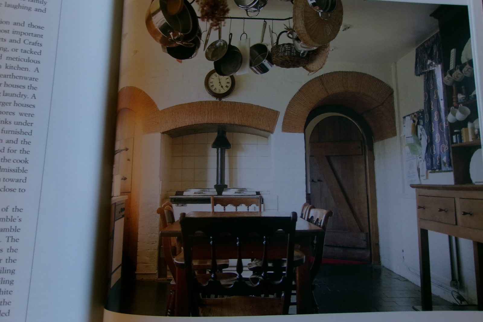 Arts & Crafts Lifestyle and Design by Wendy Hitchmough c. 2000 Hardcover