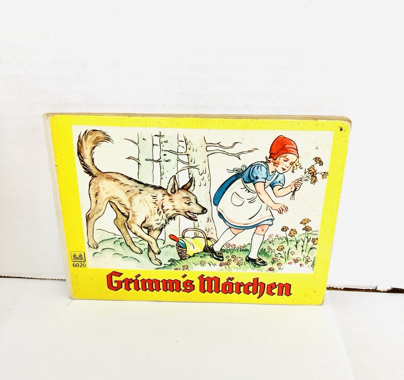 Brother’s Grimm The Wolf & The Seven Young Kids Vintage Cardboard Book German