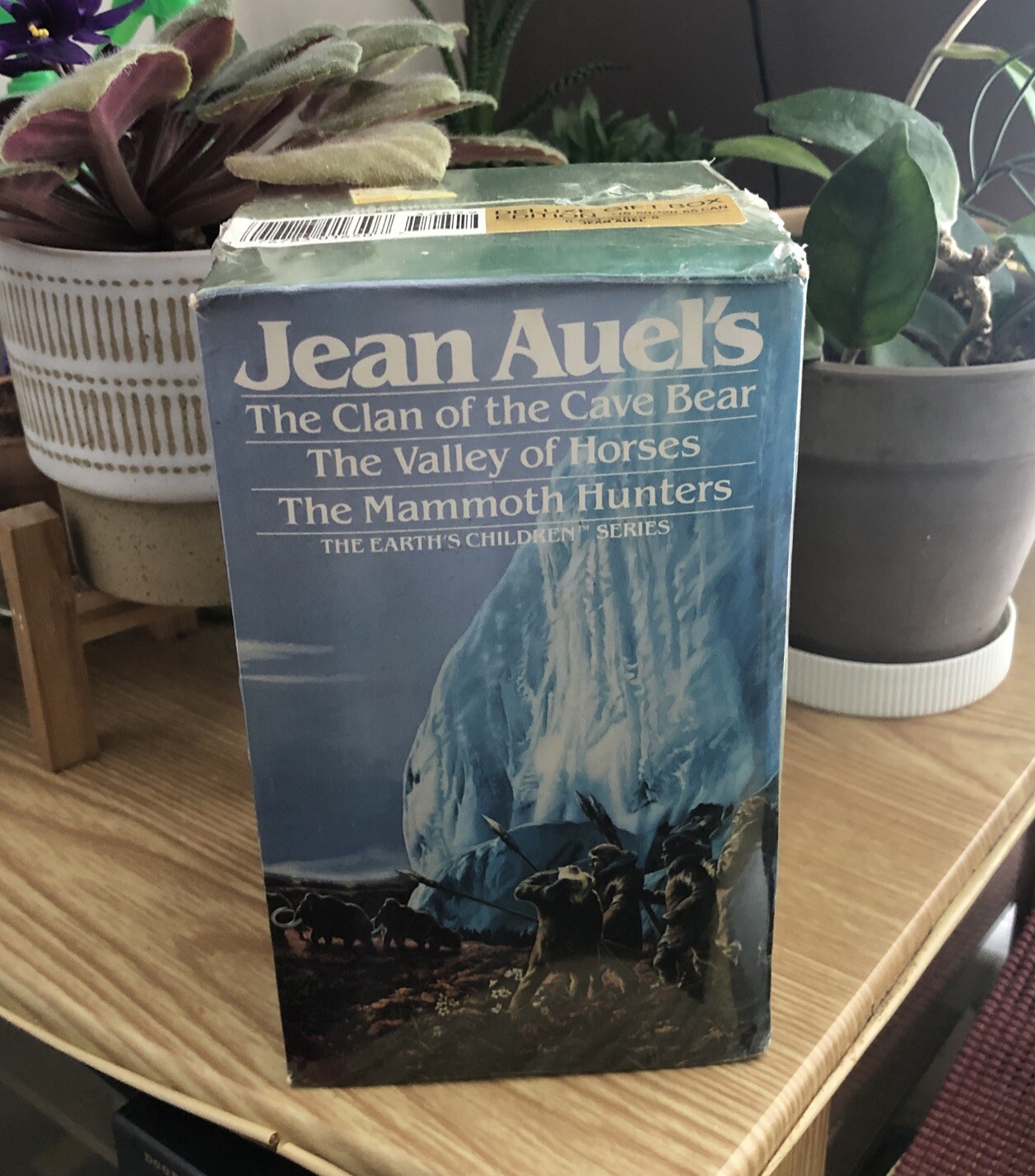 Clan of the Cave Bear Jean Auel’s Earth children set of 3 books Set NEW SEALED
