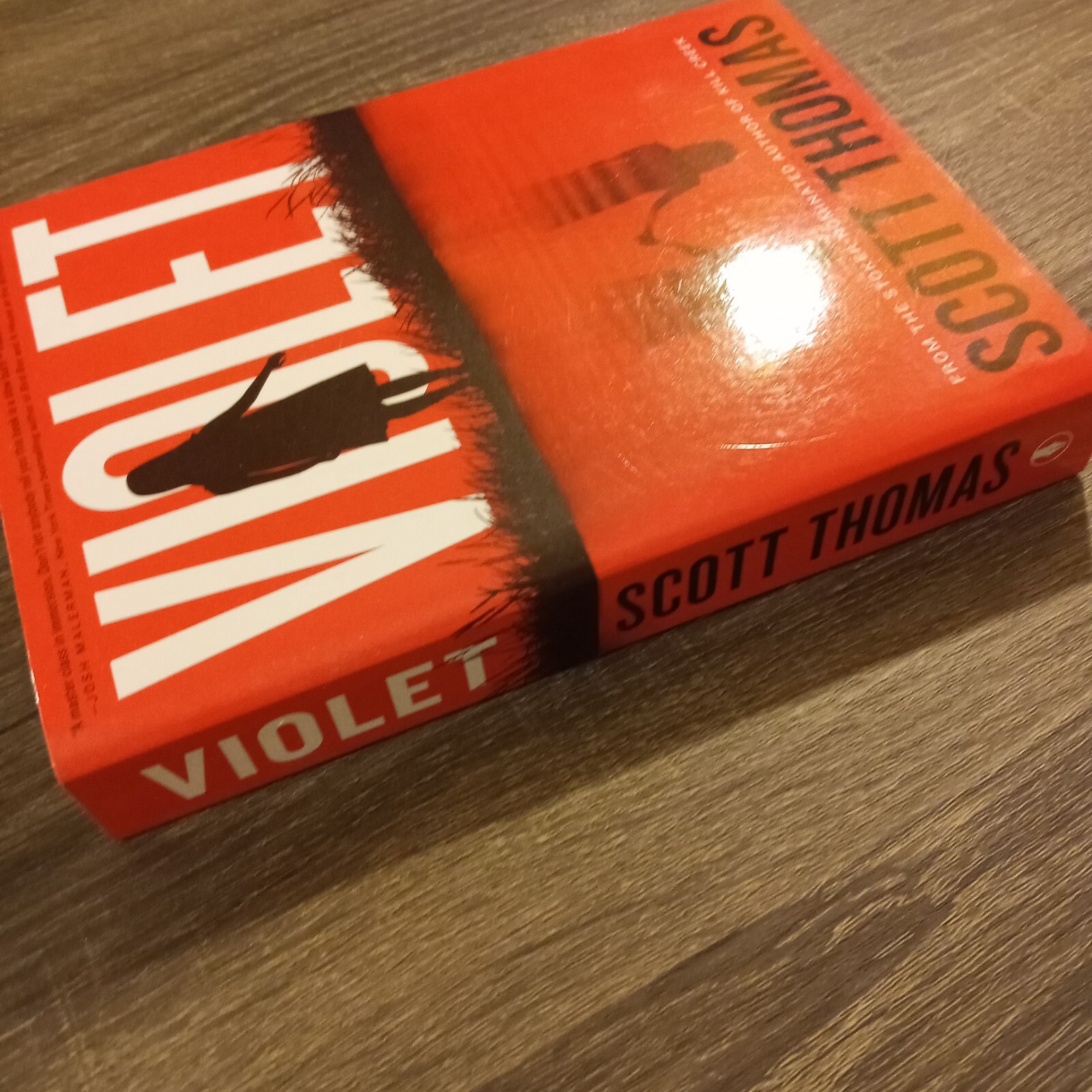 Violet by Scott Thomas, Trade Paperback Original, 1st Edition Very Good