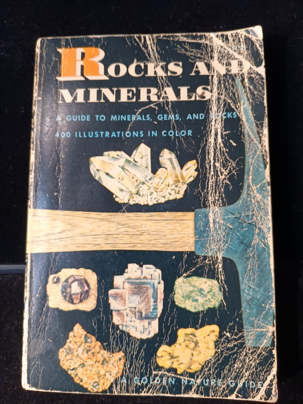 ROCKS AND MINERALS; PAPPERBACK BY HERBERT S. ZIM