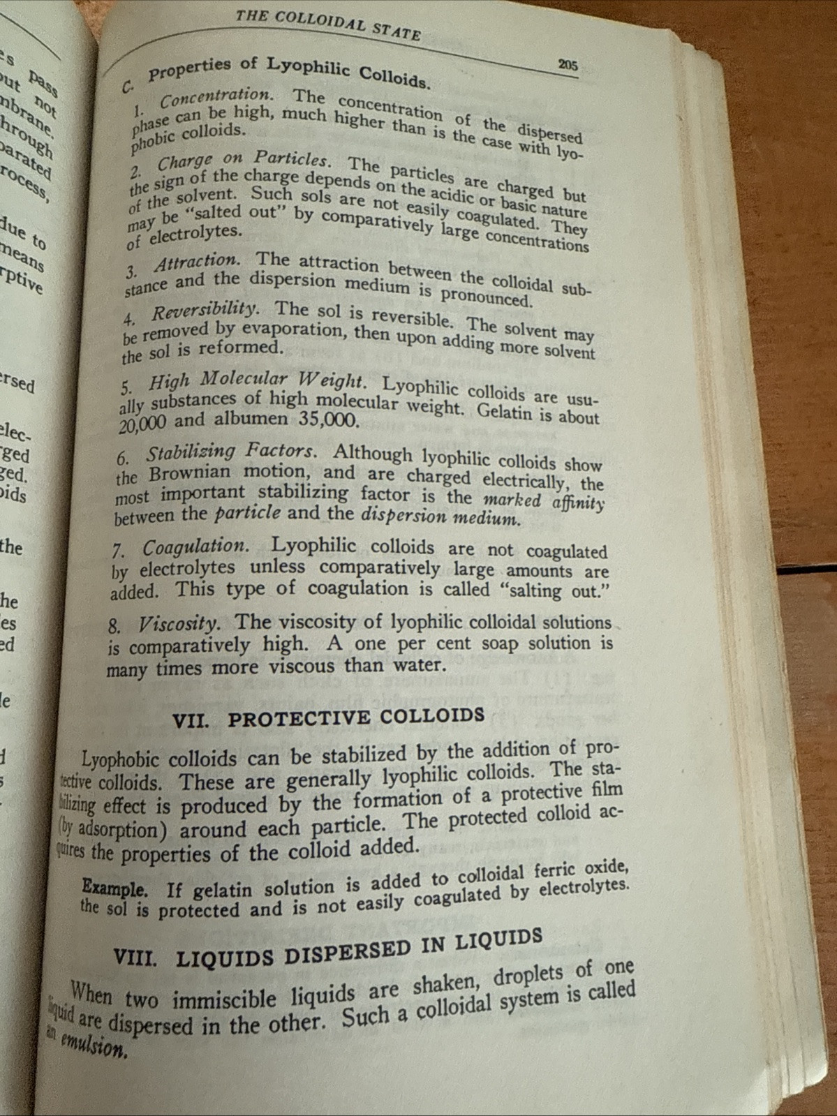An Outline of First Year College Chemistry by Barnes & Noble (PB, 1945) 6th Ed.