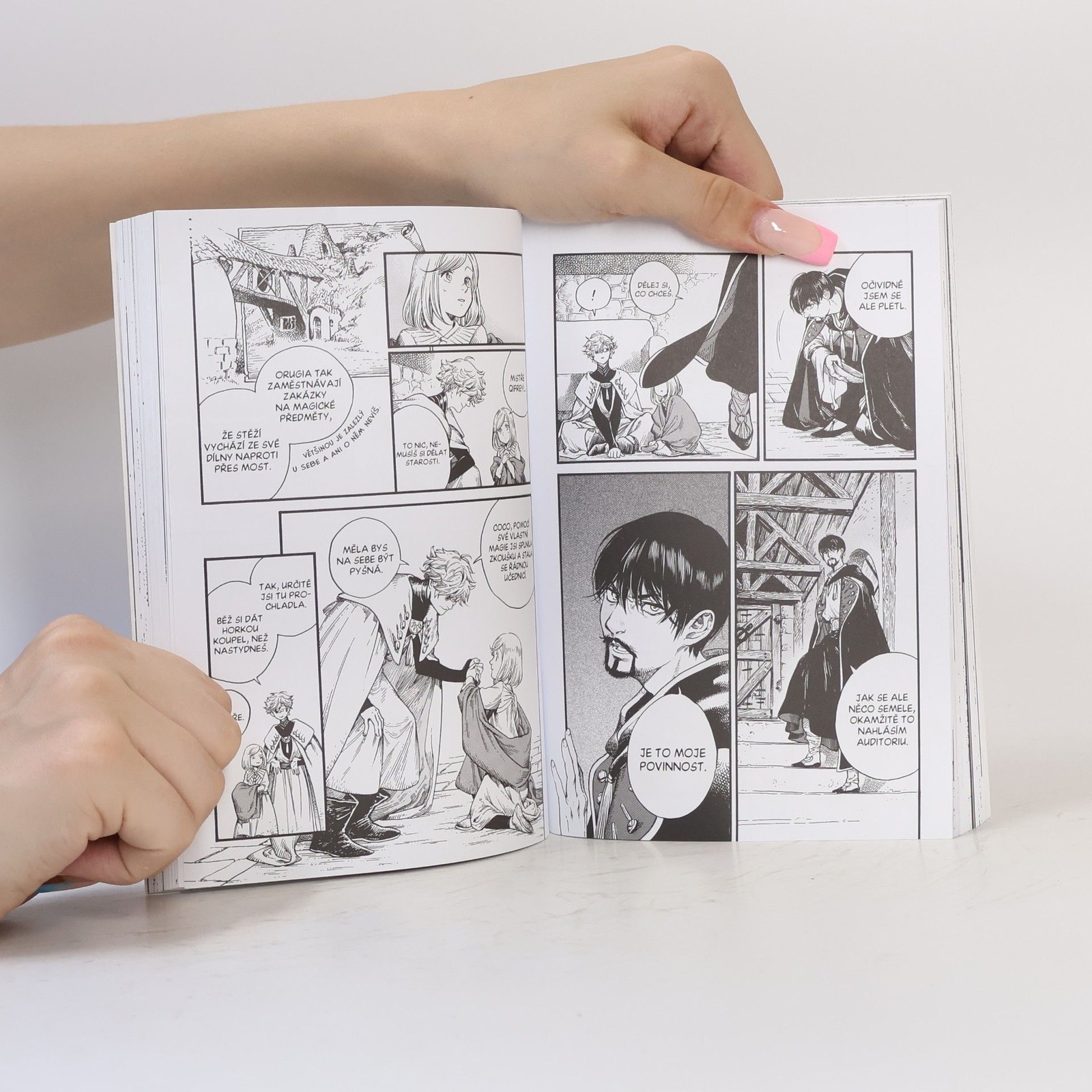 Ateliér špičatých klobouků 2  |  Kamome Shirahama