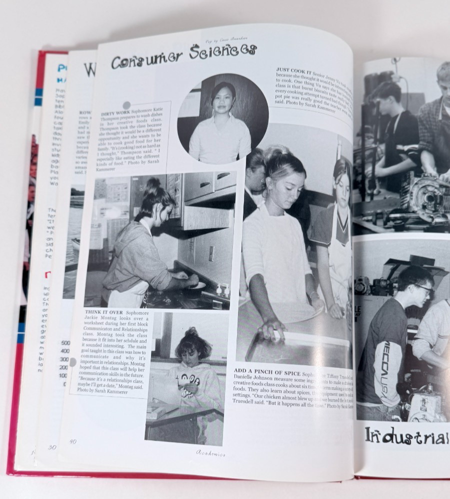 Albert Lee High School Yearbook 2000 Albert Lea Minnesota “Time to Shine” # 86