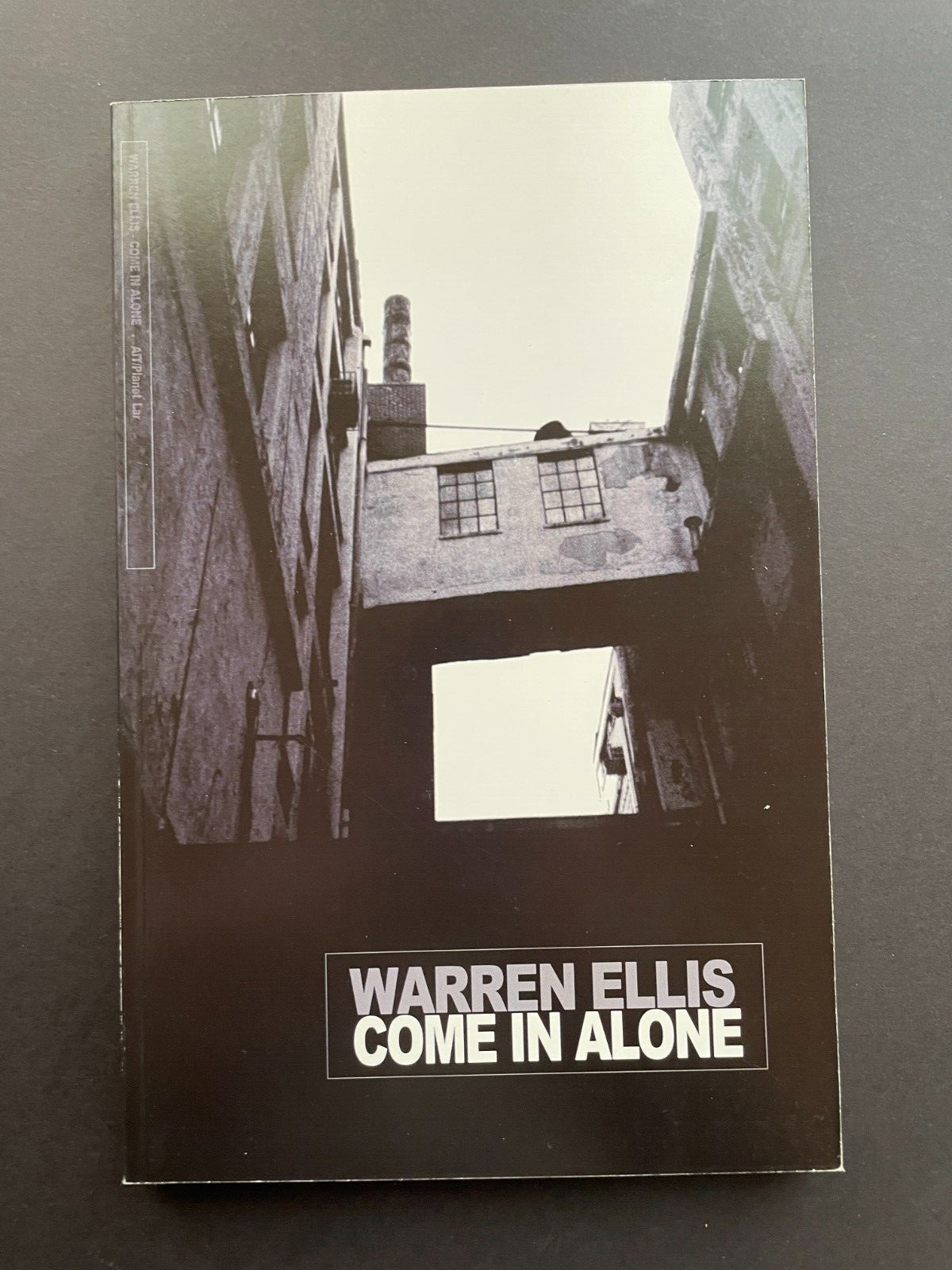 Warren Ellis – Come In Alone – Bad Signal 2 book lot. VF/NM