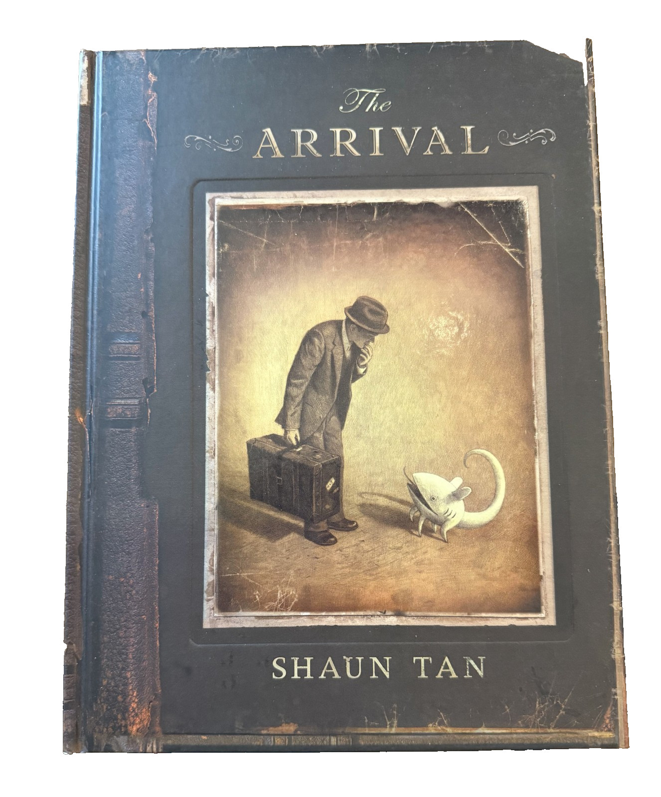 The Arrival by Shaun Tan Illustrated 2007 Arthur A. Levine Books Hardcover