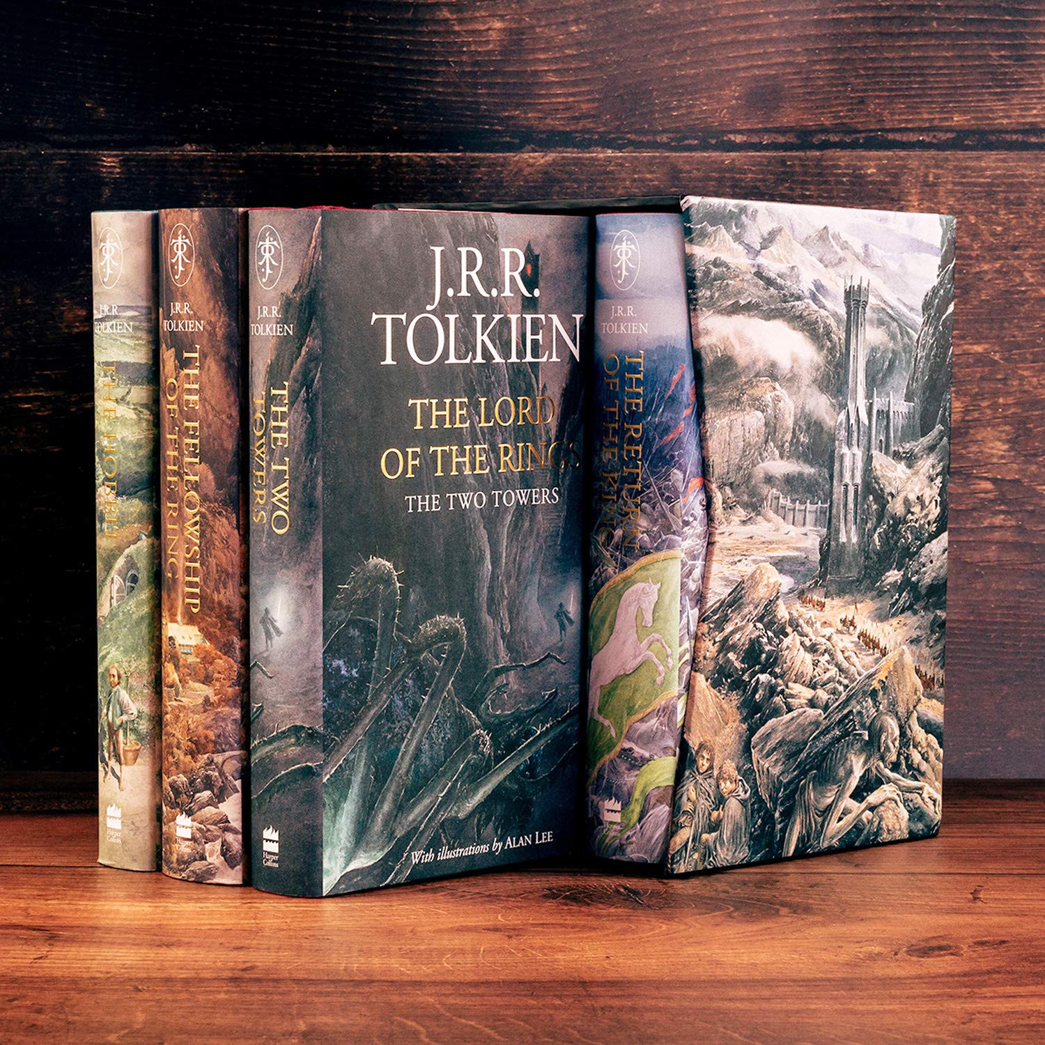 The Hobbit & the Lord of the Rings Boxed Set: Illustrated Edition