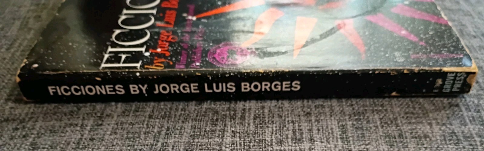Ficciones book Jorge Luis Borges, PB 18th printing