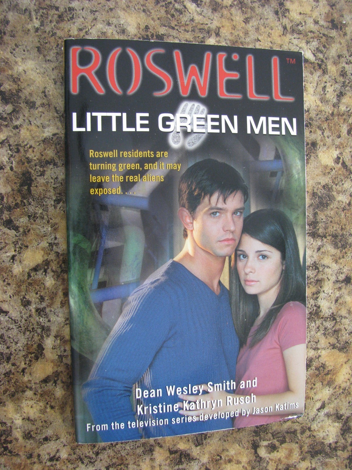 Roswell Little Green Men TV Series Book – BRAND NEW RARE