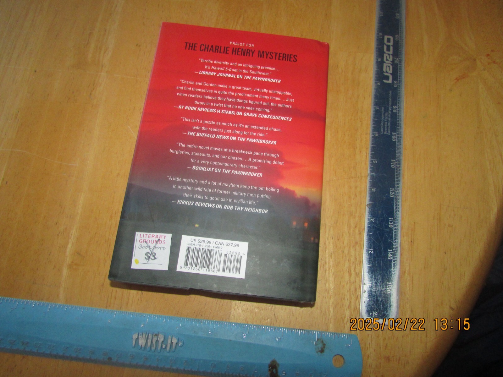 Kill the Heroes : A Charlie Henry Mystery by David Thurlo (2017, Hardcover)