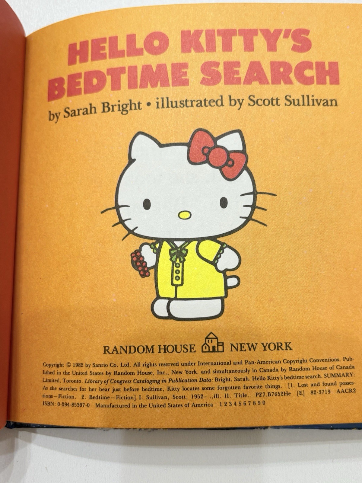 HELLO KITTY’S BEDTIME SEARCH By Sarah Bright & Scott Sullivan – Hardcover