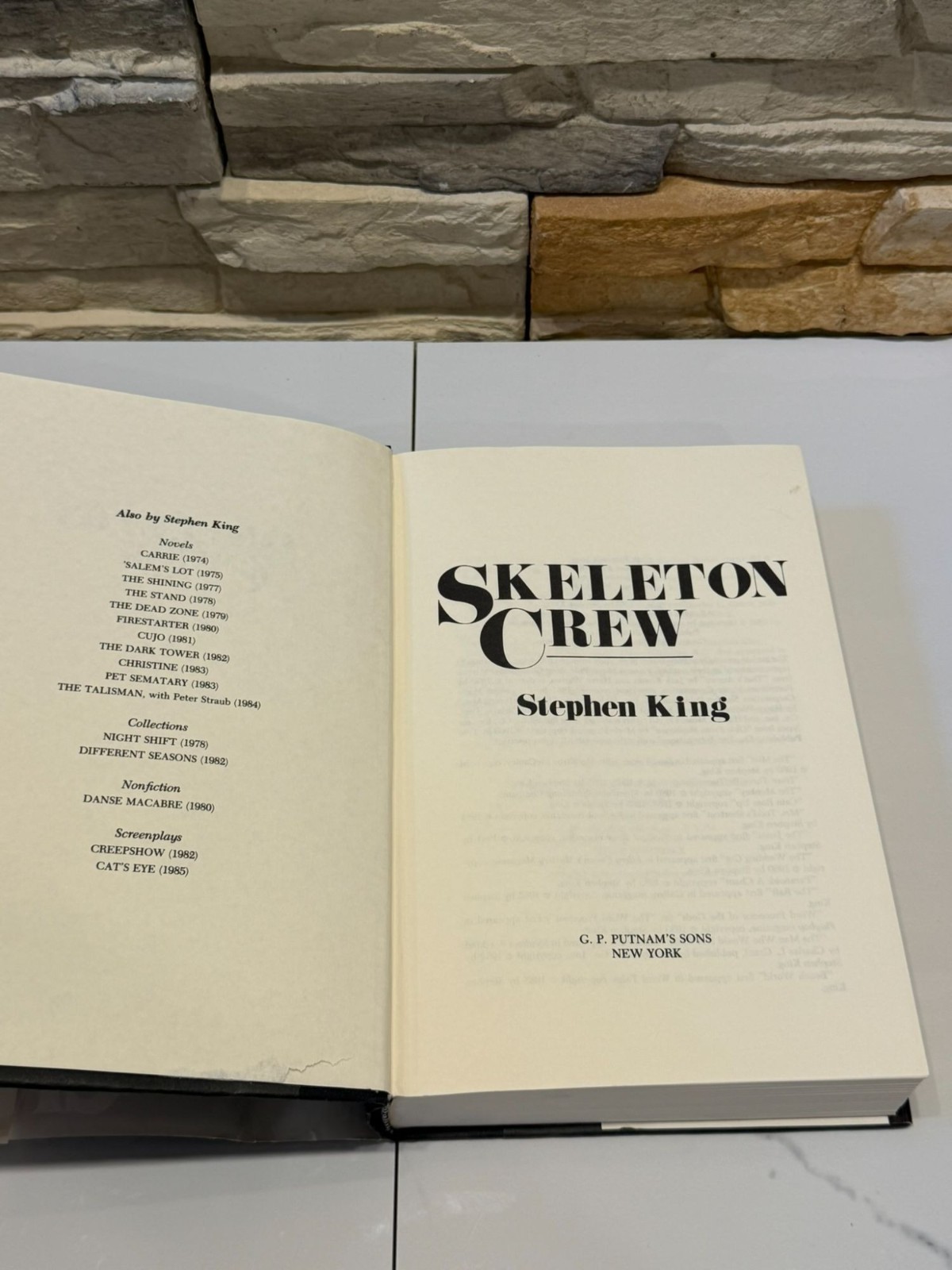 Skeleton Crew by Stephen King 1985 Hardcover with Dust Jacket ISBN: 039913039X