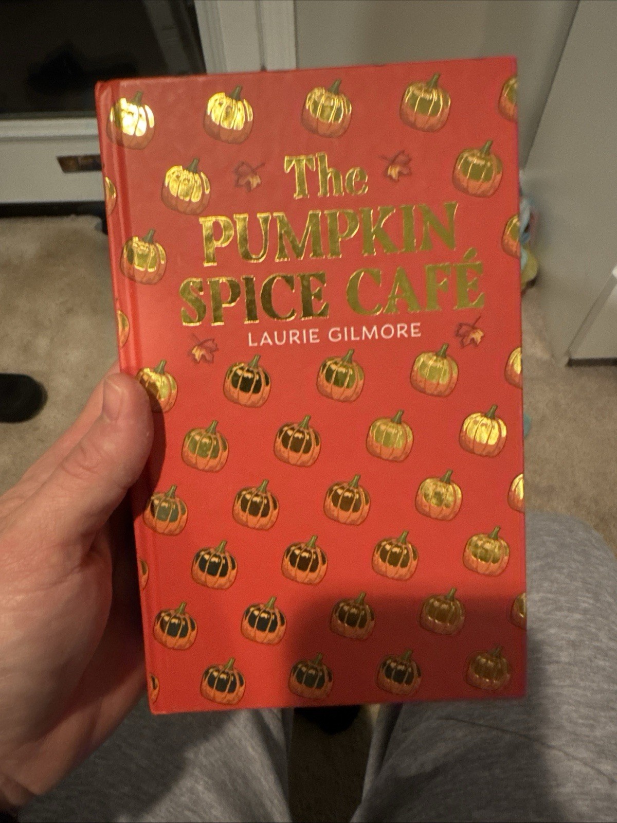 Pumpkin Spice Café – by Laurie Gilmore Hardback FREE SHIPPING