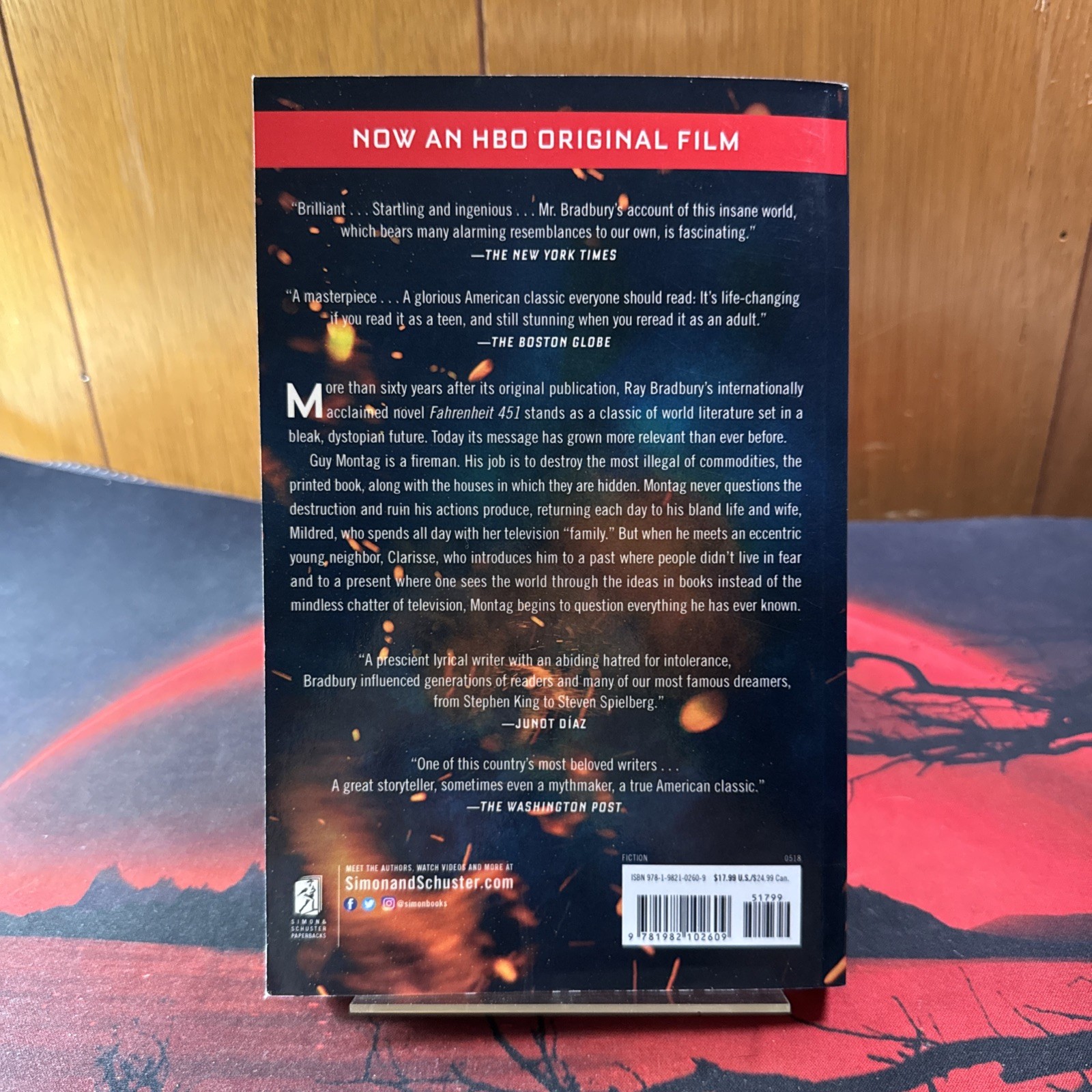 Fahrenheit 451: A Novel by Ray Bradbury Paperback