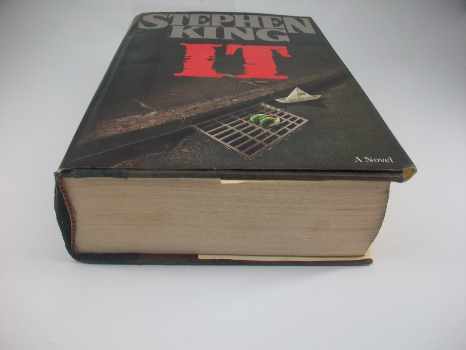 It – Stephen King 1986, Hardcover. First Edition 22.85 Jacket Price. Good + Cond