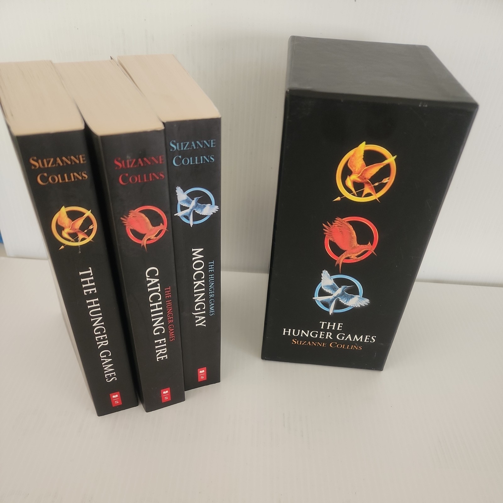 Hunger Games 3 Book set Mockingjay Catch On h Fire 1-3 Paperback Novel