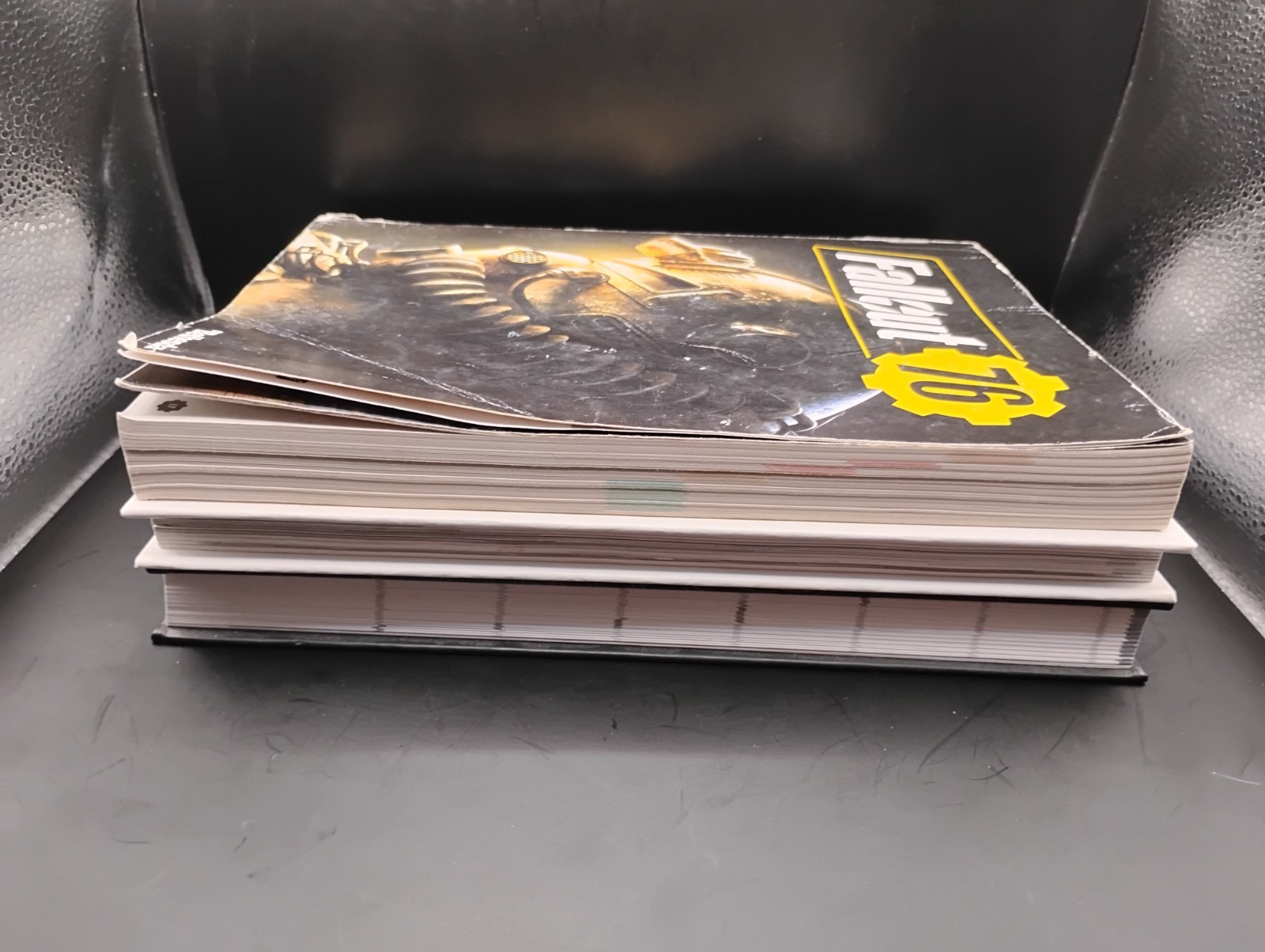 Assassin’s Creed Origin w/ map Unity Collectors Ed. HC Strategy Guide, Fallout76