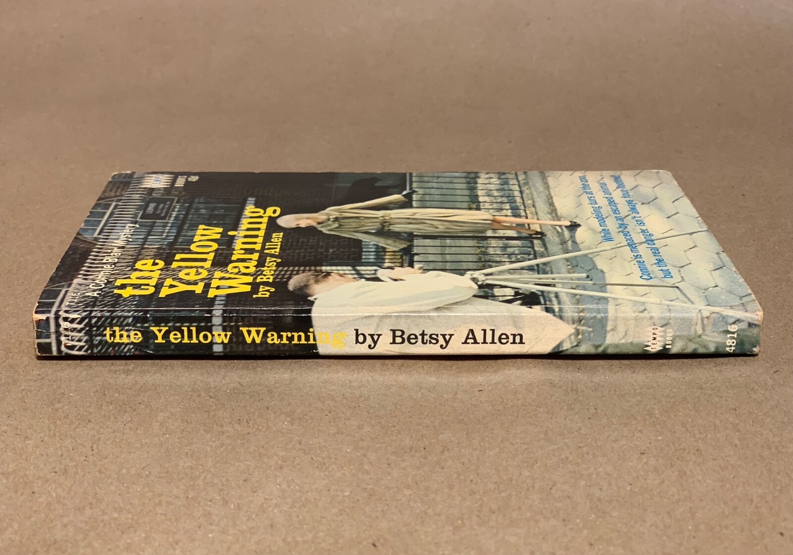 The Yellow Warning: A Connie Blair Mystery by Betsy Allen / Tempo Books (1966)