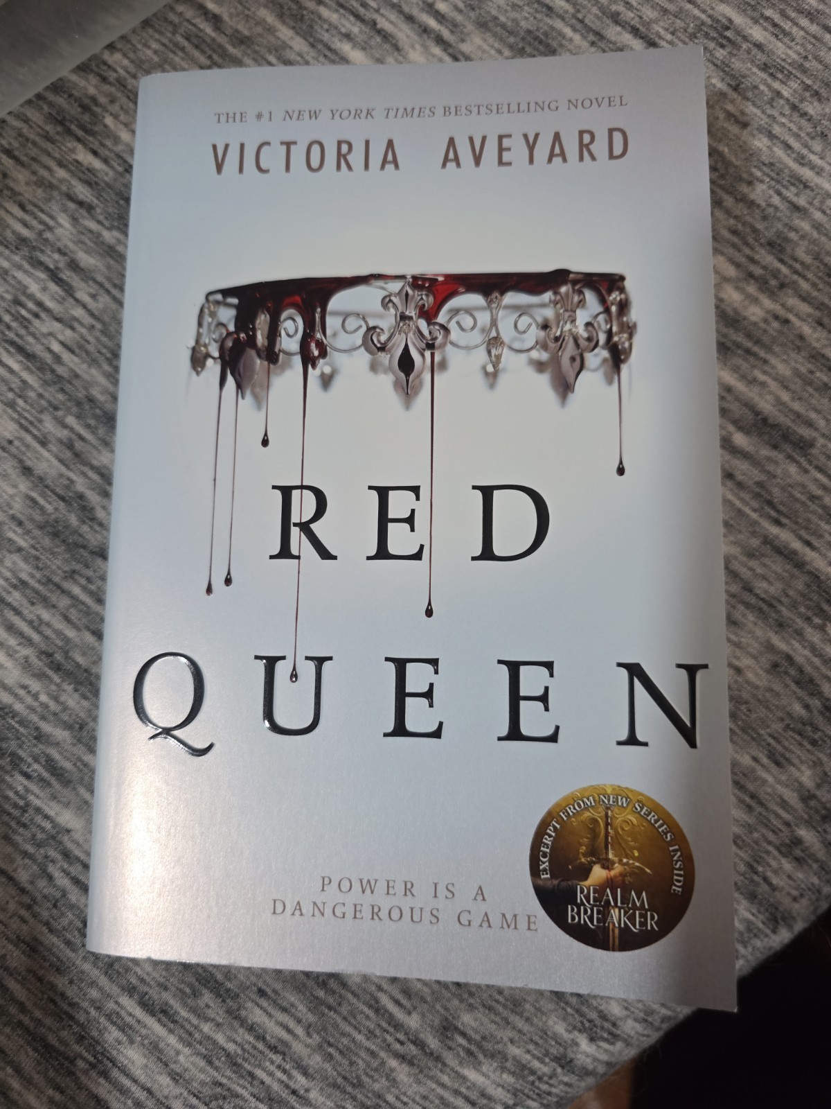 Red Queen by Victoria Aveyard (2016, Trade Paperback)