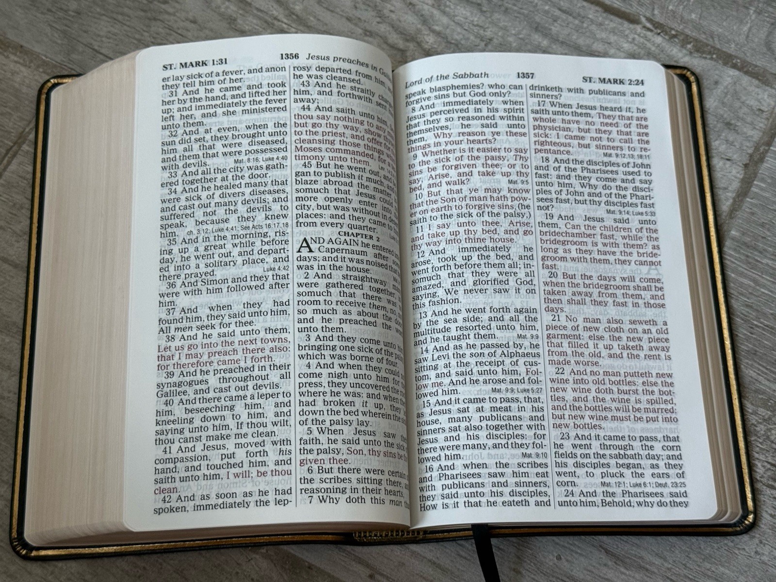 ✝️ Holy Bible Giant Print Personal Size Reference Edition KJV Zondervan 1994