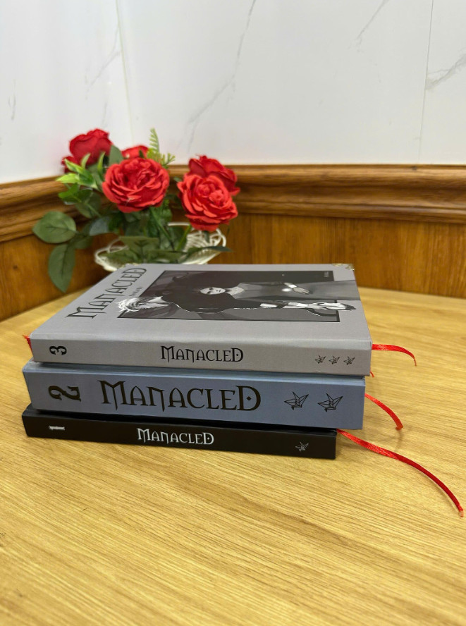 Manacled Book Complete 3-Volume Hardcover Edition with Illustrations by Senlinyu