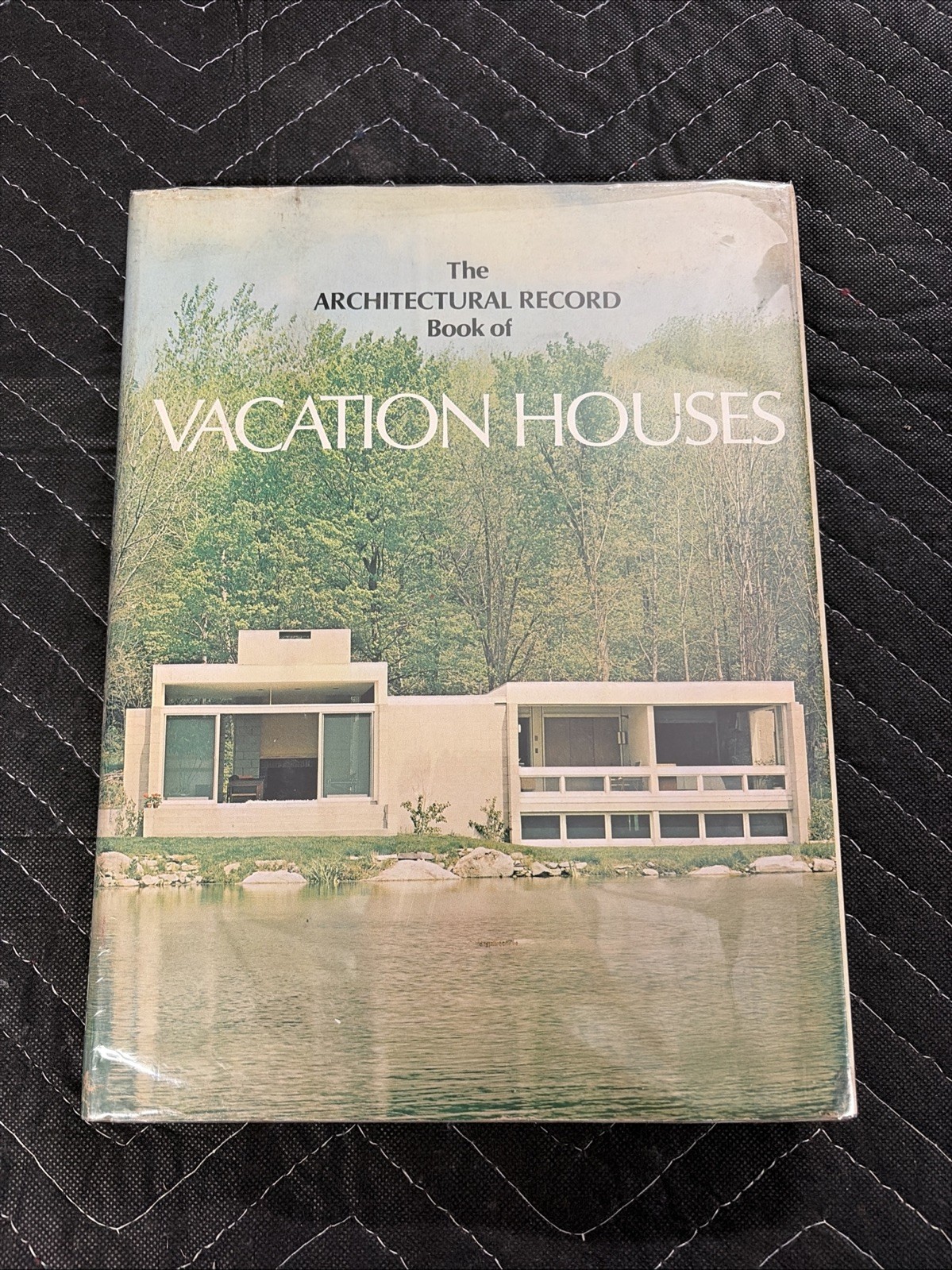 The Architectural Record Book of Vacation Houses by Architectural Record 1970