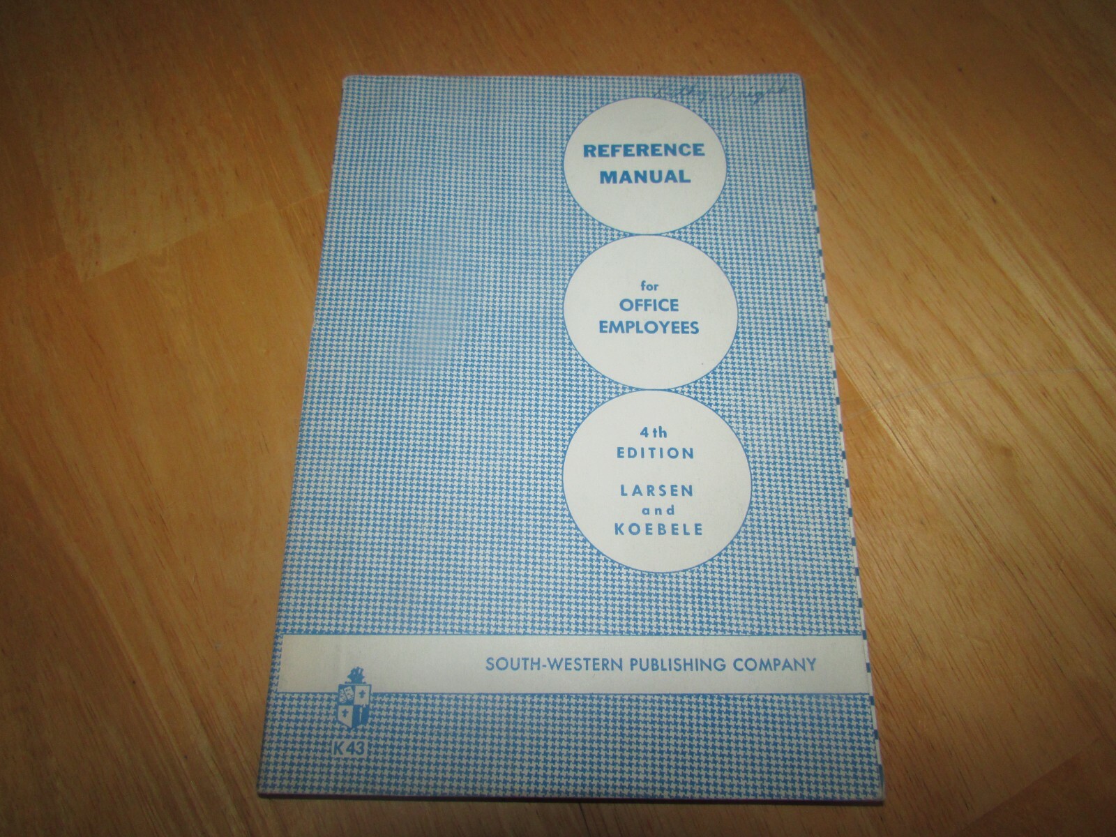 reference manual for office employees – vintage Book 1969