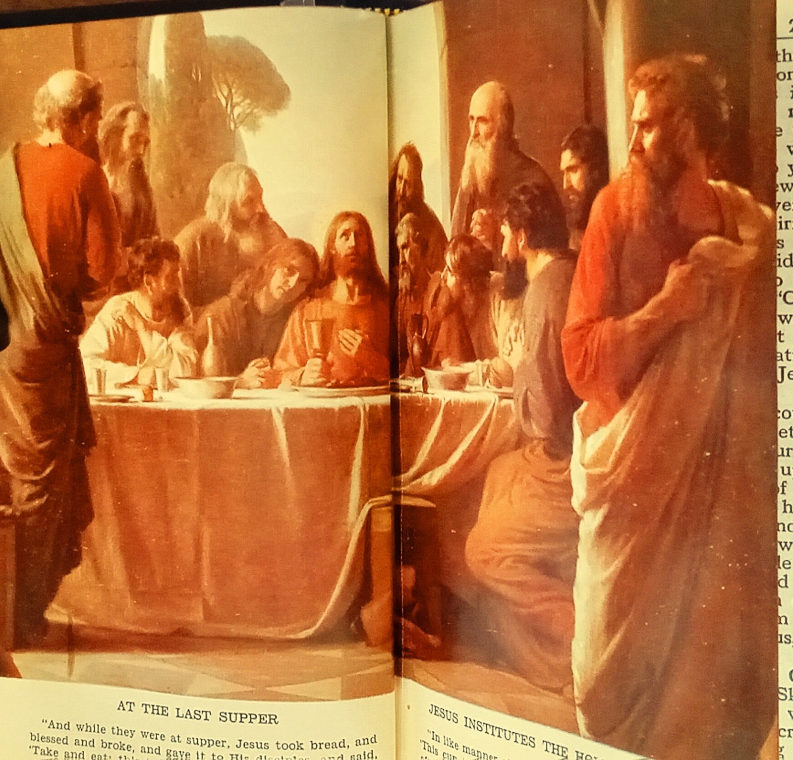 ANTIQUE CATHOLIC LATIN ENGLISH MISSAL; FINE BINDING; TLM BRIGHT GILT; CA.. 1961