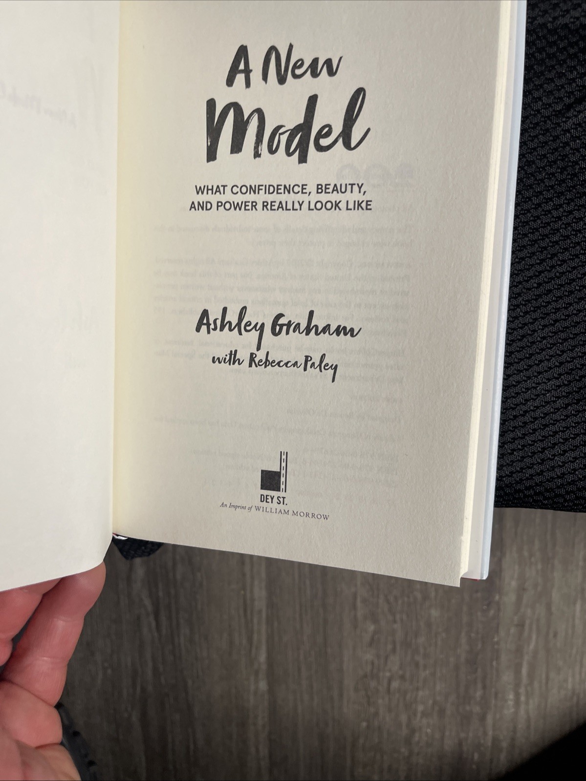 A New Model 2017 HC 1st Edition SIGNED by Ashley Graham Special Publisher Bound