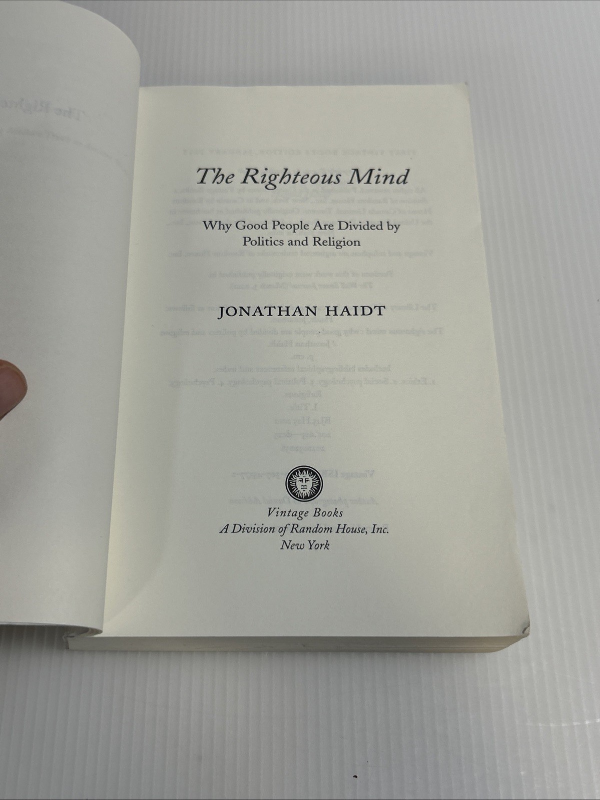 Righteous Mind Why Good People Are Divided by Politics Religion by J. Haidt PB