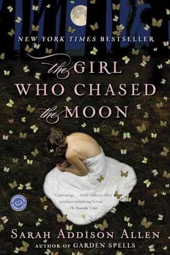 The Girl Who Chased the Moon: – Paperback, by Allen Sarah Addison – Very Good x
