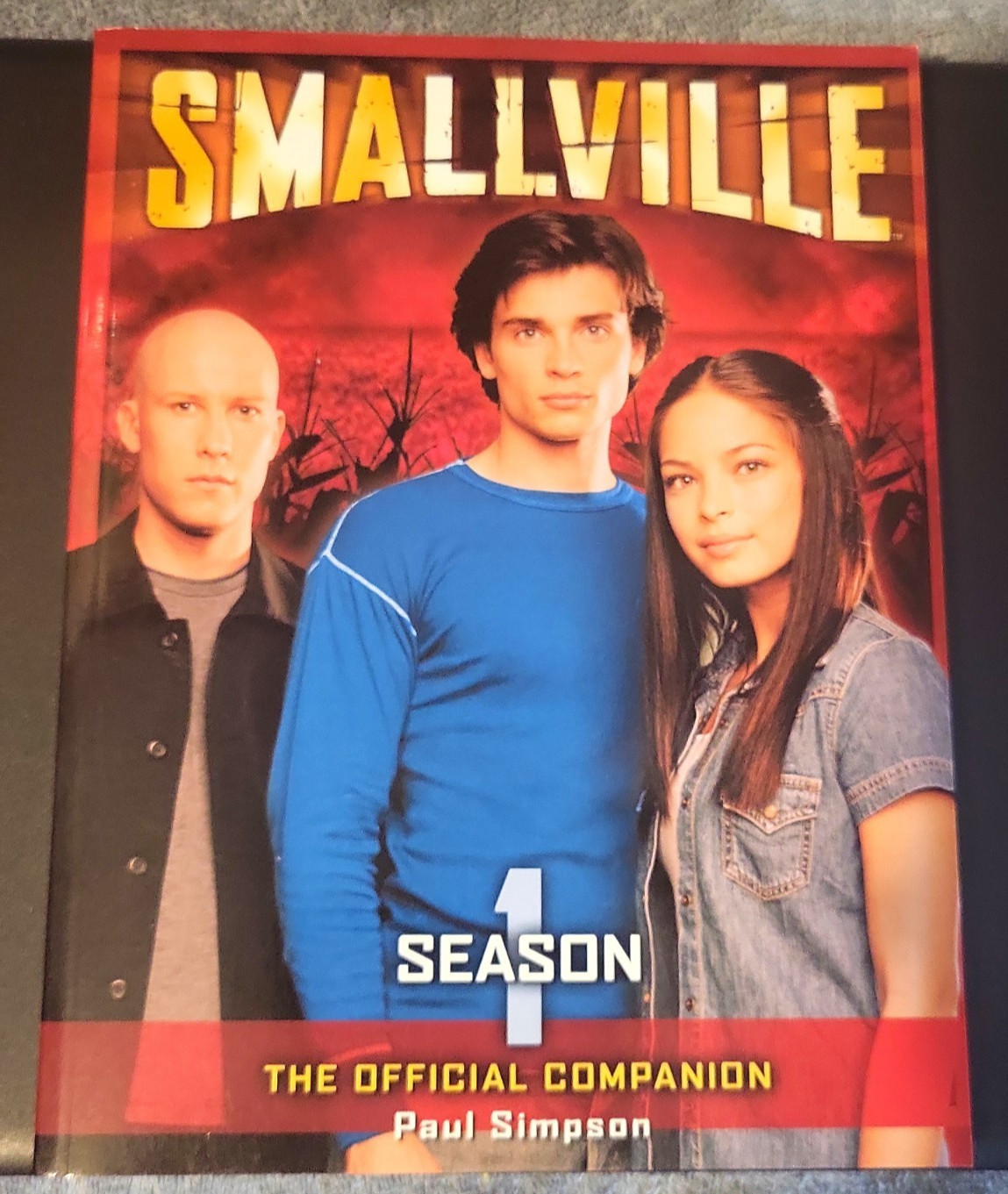SMALLVILLE: Season 1 The Official Companion Paul Simpson 2004 TPB BRAND NEW/MINT