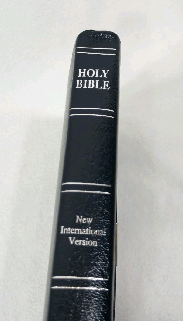 NIV Trimline Bible 1984 Zondervan Blue Bonded Leather Snap Flap Red Letters