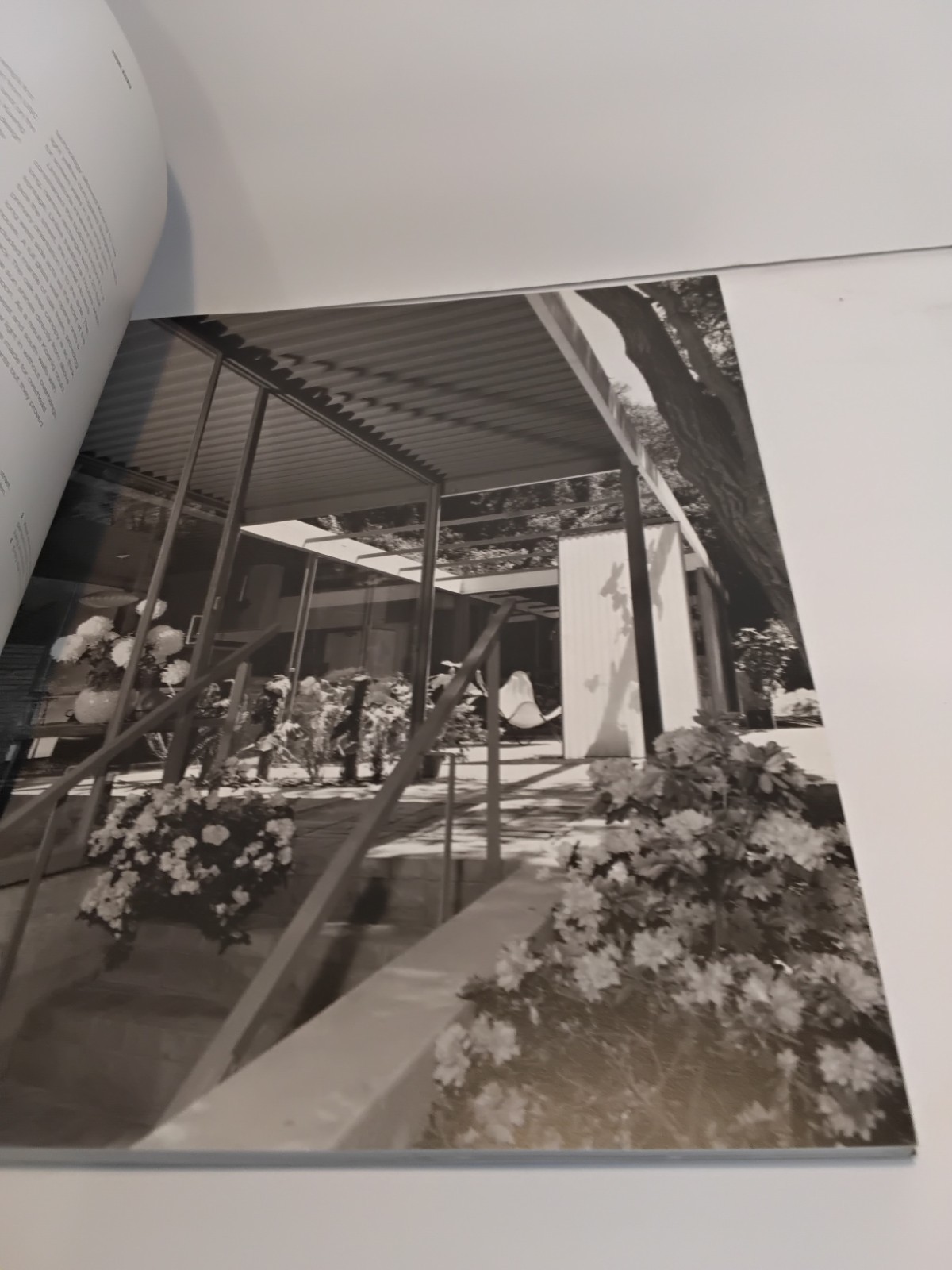 Pierre Koenig by James Steele & David Jenkins (2002 Phaidon) – Paperback ~ NEW
