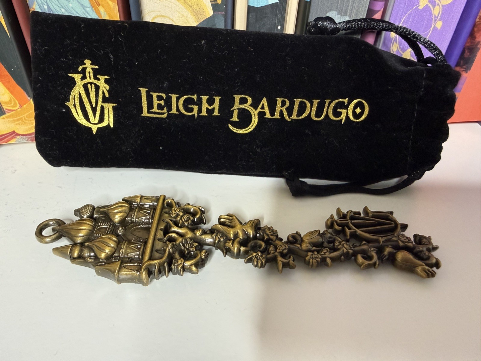 Shadow and Bone Trilogy Leigh Bardugo Signed and Sealed LitJoy Crate W/ Key