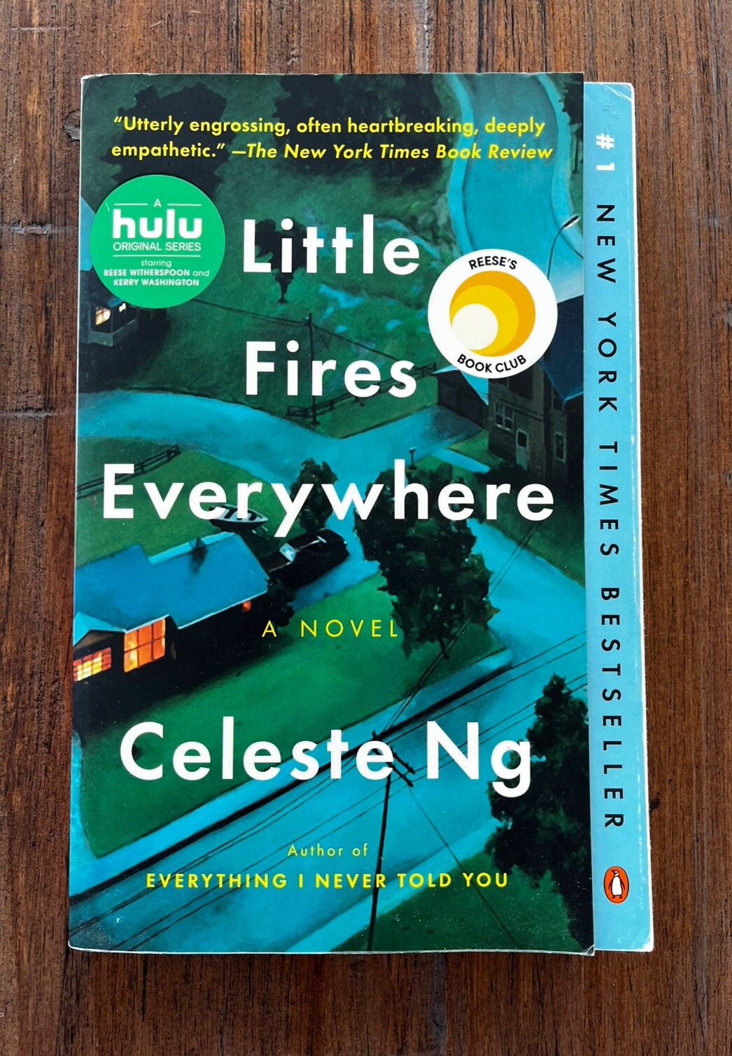 Little Fires Everywhere: A Novel-Celeste Ng-Very Good
