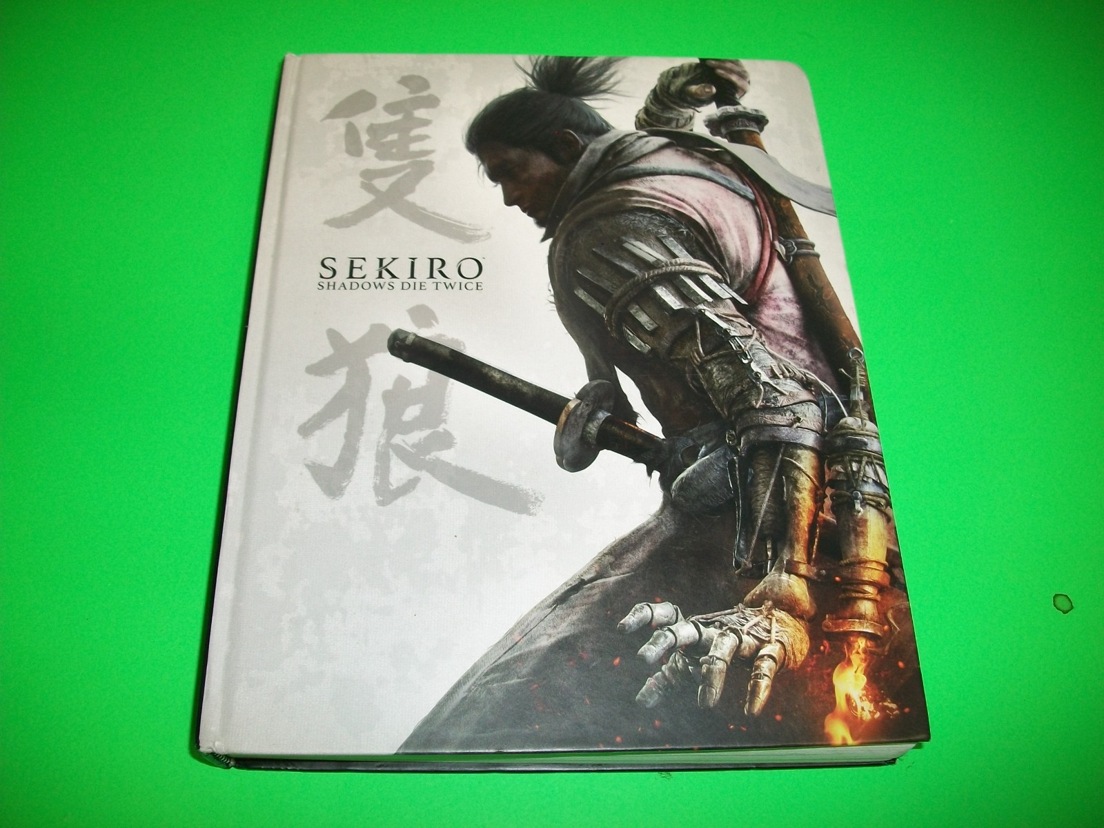 SEKIRO SHADOWS DIE TWICE OFFICIAL GAME GUIDE BY Future Press HARDCOVER