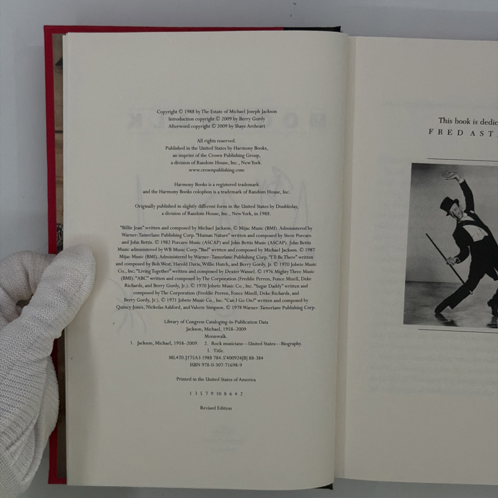 Moonwalk: A Memoir Michael Jackson HCDJ 2009
