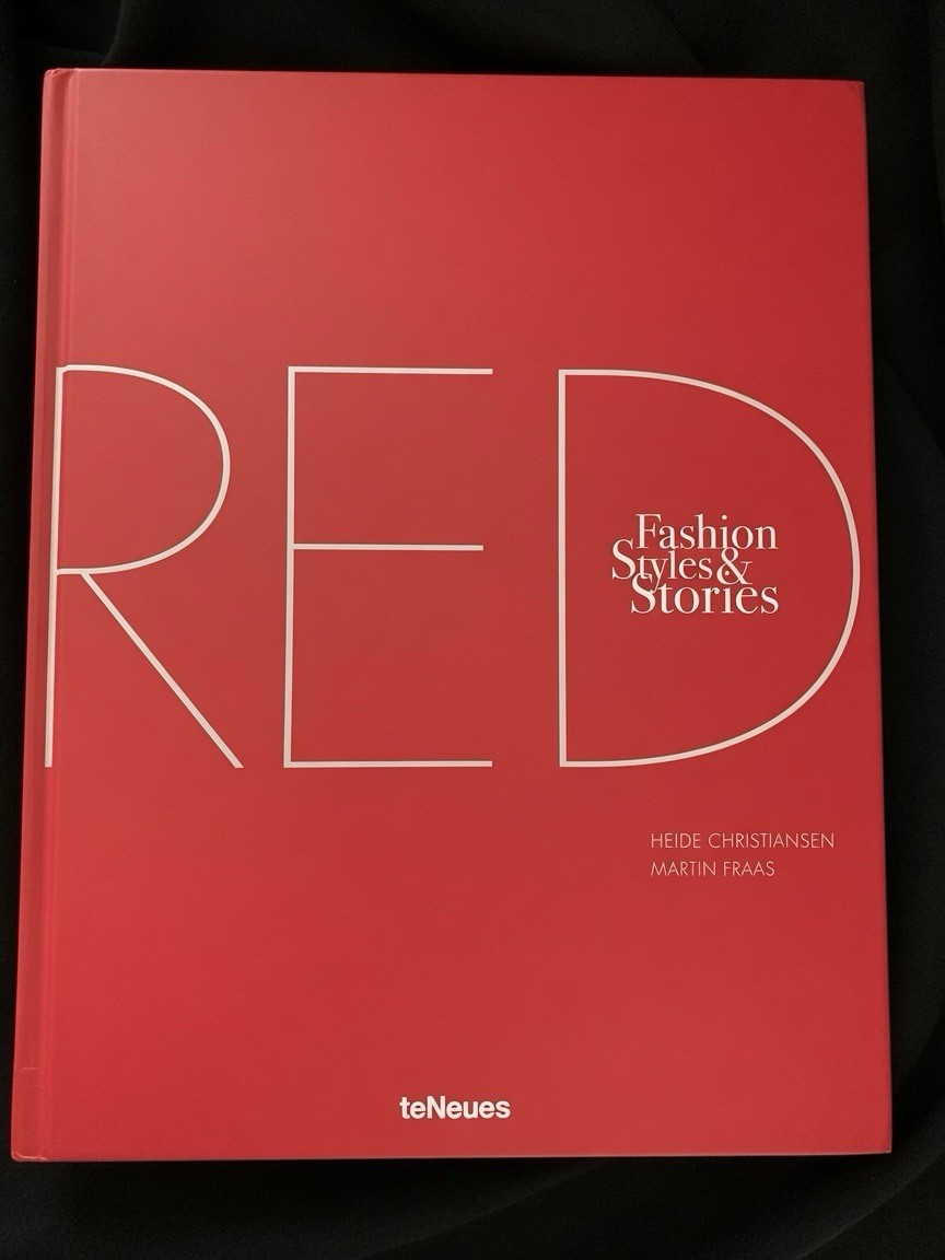 CLEAN FRESH SEALED NEW! The RED Book Fashion Styles Stories HAUTE COUTURE DESIGN