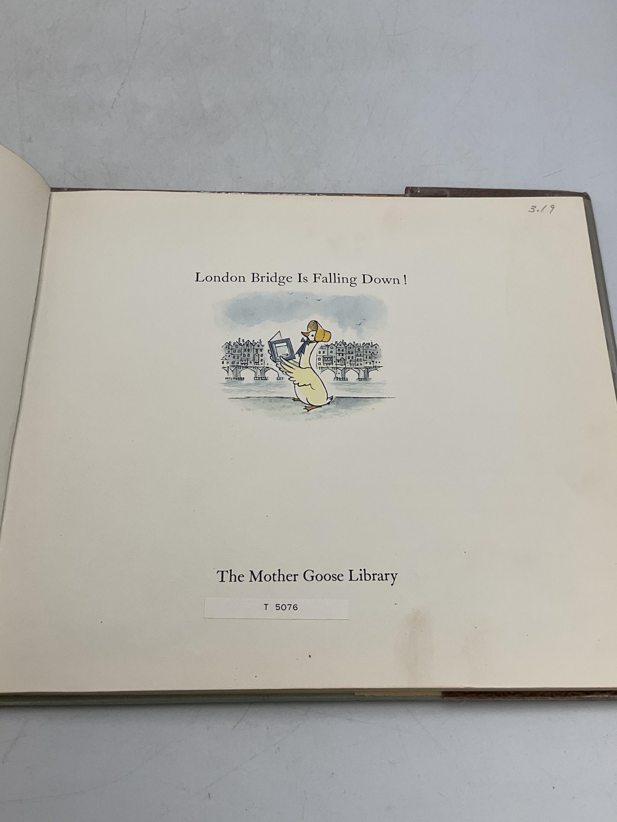Vintage London Bridge Is Falling Down Peter Spier Doubleday Hardcover ExLibrary