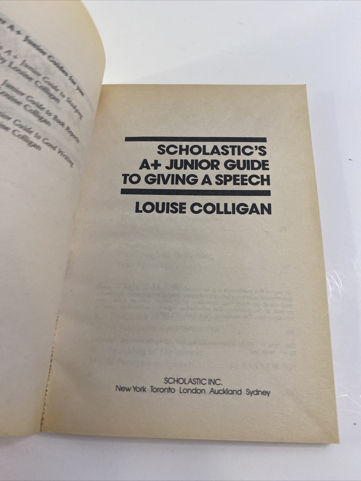 The A-Plus Junior Guide to Giving a Speech – Louise Colligan (1989, Paperback)