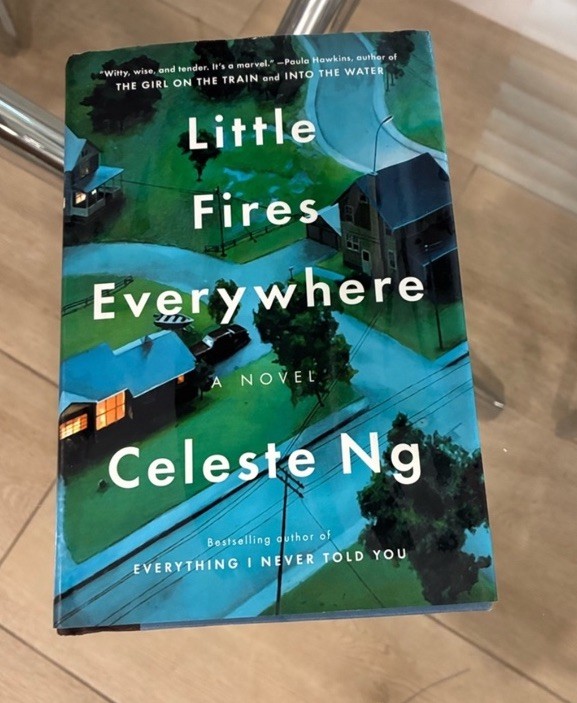 Little Fires Everywhere by Celeste Ng fiction book – Blue hard Cover like new