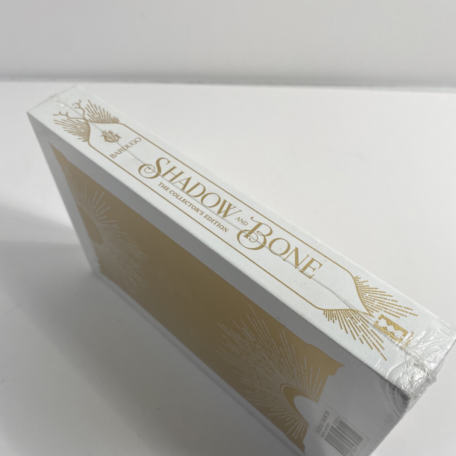 Shadow and Bone: The Collector’s Edition – Hardback NEW Sealed
