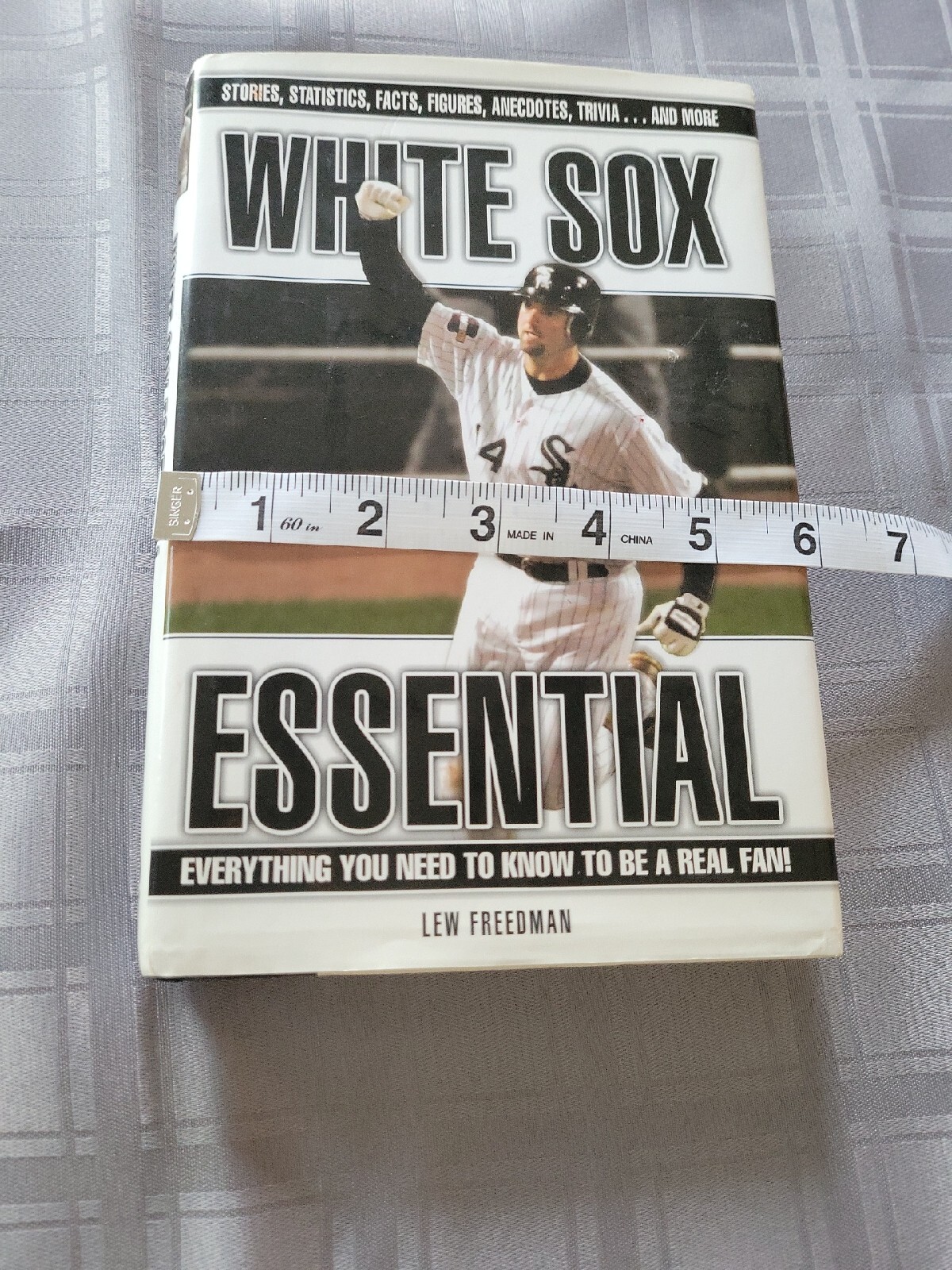 White Sox Essential: Everything You Ne- hardcover, Lew Freedman, 1572439327