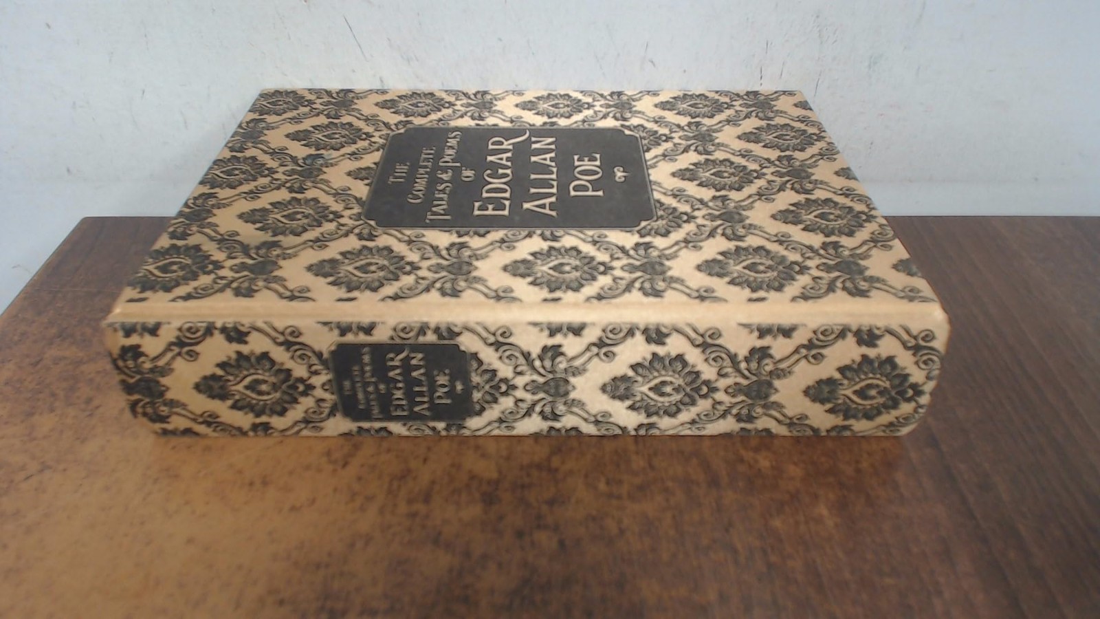 The Complete Tales & Poems Of Edgar Allan Poe (by the author: Edgar Allan Po…