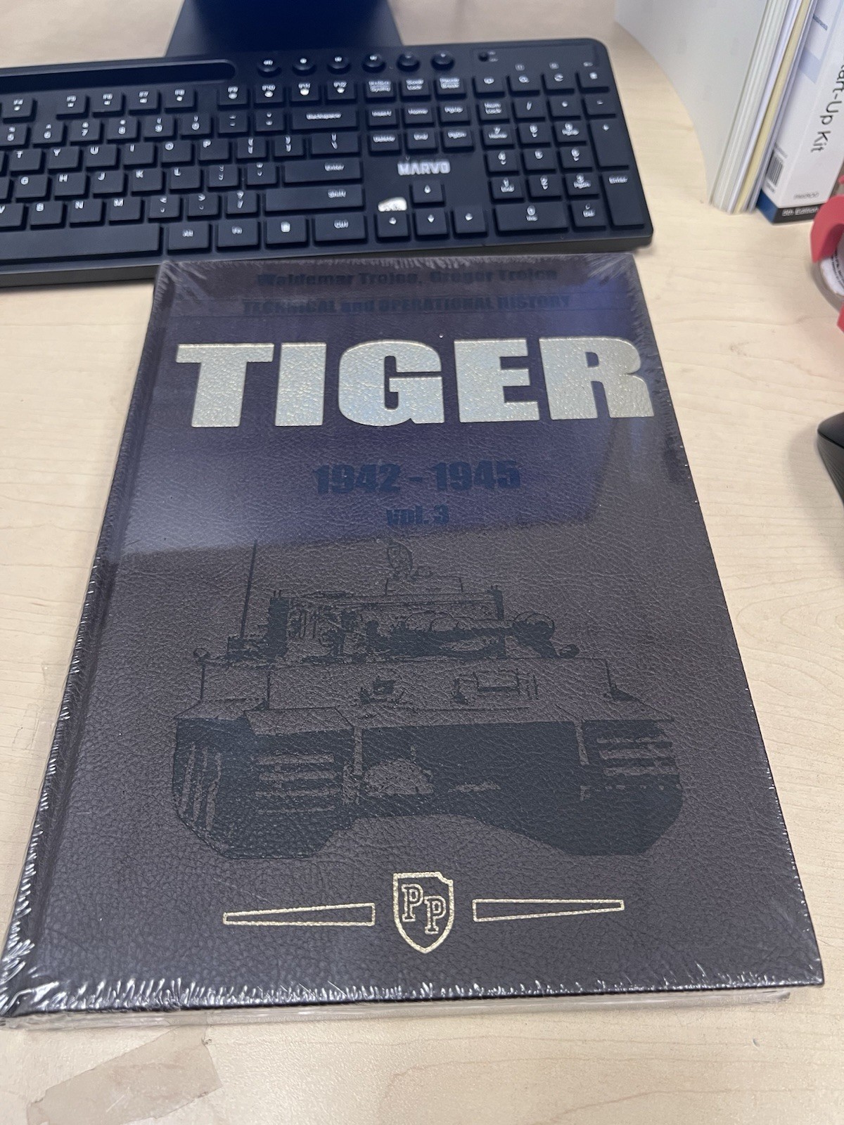 TIGER TECHNICAL AND OPERATIONAL HISTORY 1942-1945 VOLUME 3
